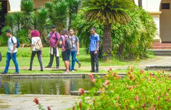 Maioria de estudantes é preta ou parda, vem de escola pública e tem renda baixa
